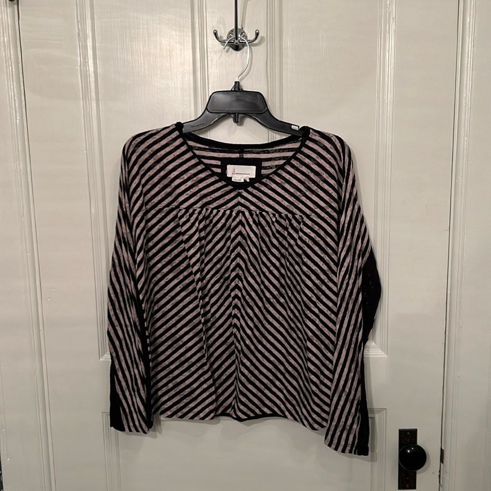 Anthropologie long sleeve striped tee, two tone detail on back, Size S.